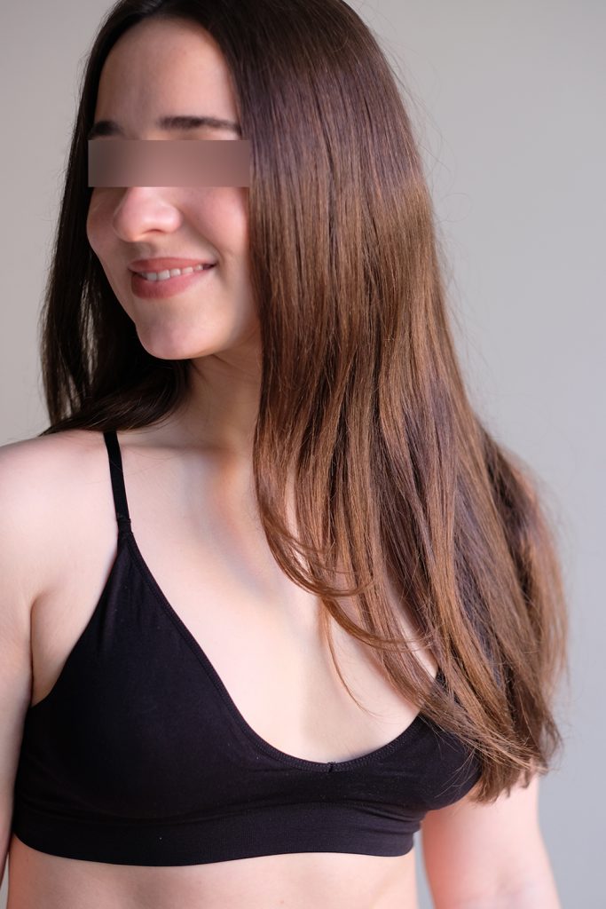 Escort Girl Sofia blickt zur Seite